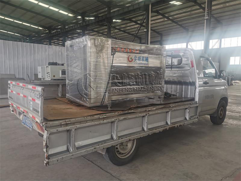 湖北省武漢市土豆去皮清洗機設備成功交付